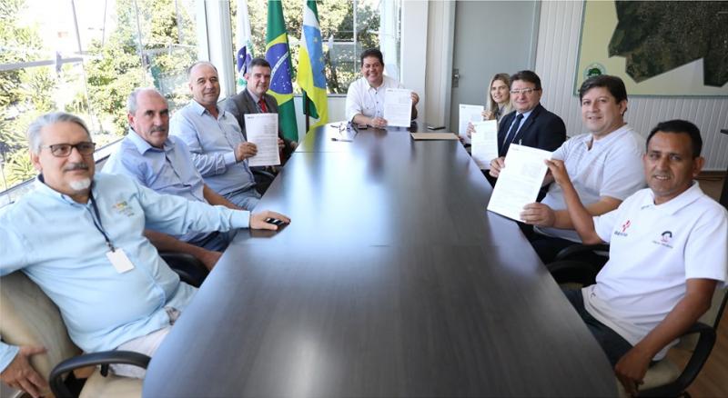 Prefeitura assina contrato de financiamento aprovado na Câmara